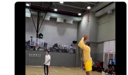 吃瓜體育生和舞蹈室1v1,校園風云對決