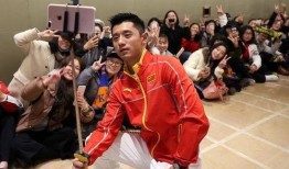 體育明星飯圈化,粉絲經濟下的偶像崇拜現象解析